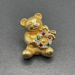 Vintage Gold Tone Avon Teddy Bear Christmas Wreath Pin